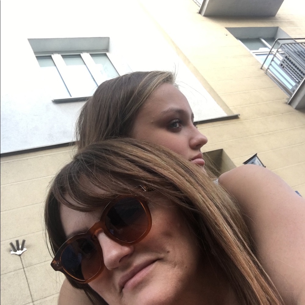 Meet your Posher, Ela